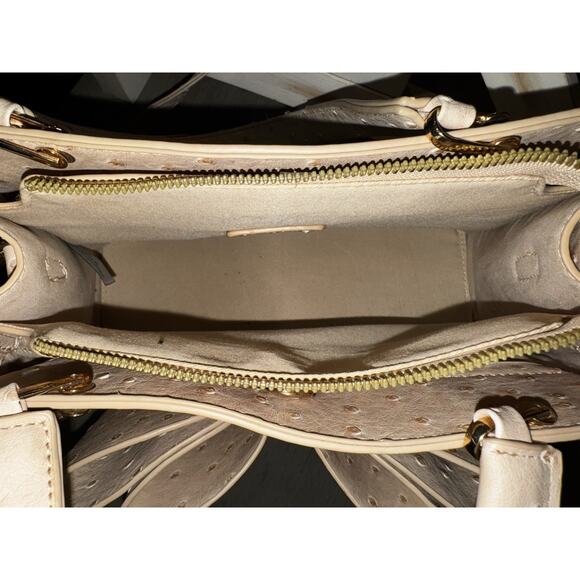 Grossi Bowtie Purse in faux ostrich leather - Picture 9 of 11